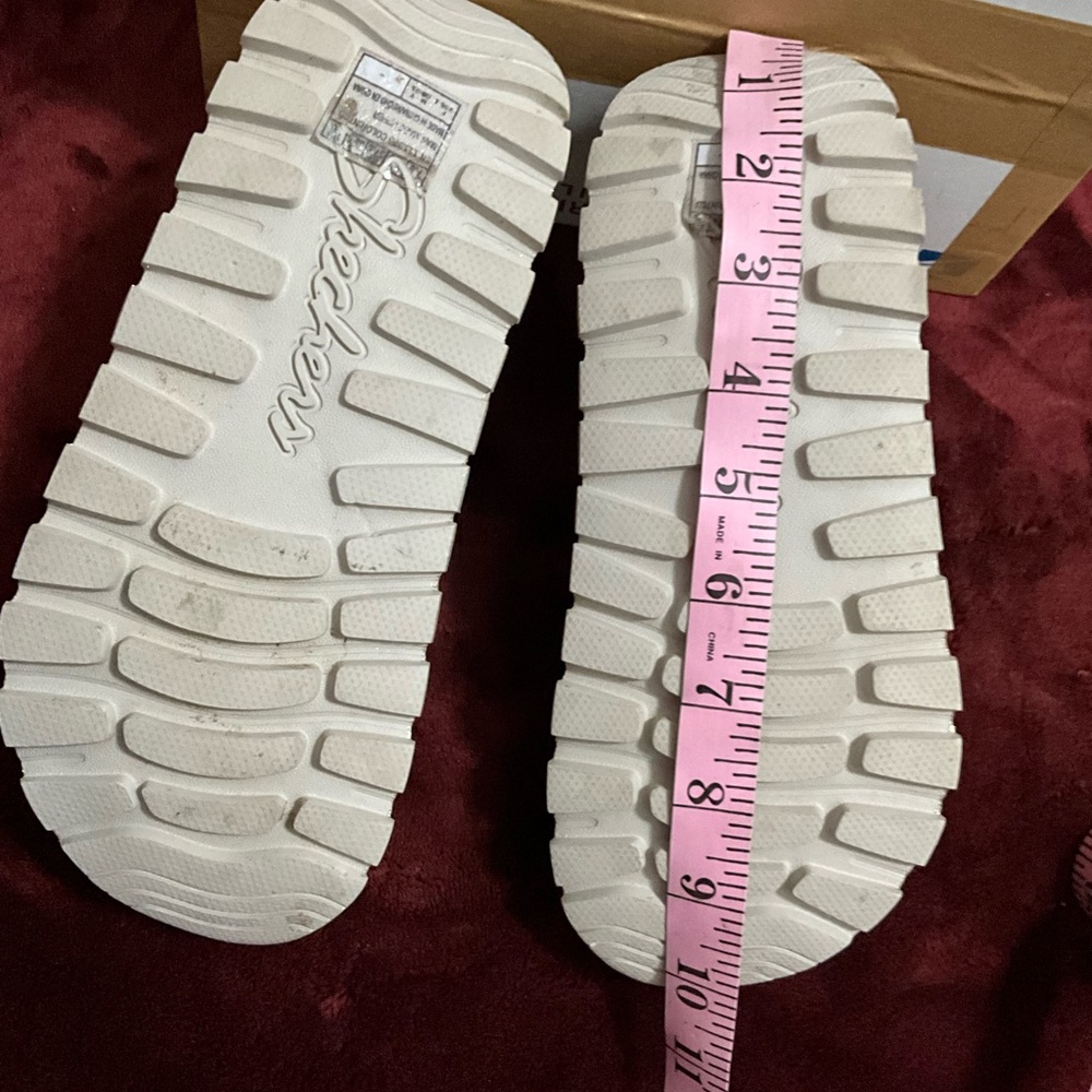 Skechers Arch Fit Crocs-Like Sandals - Picture 6 of 15